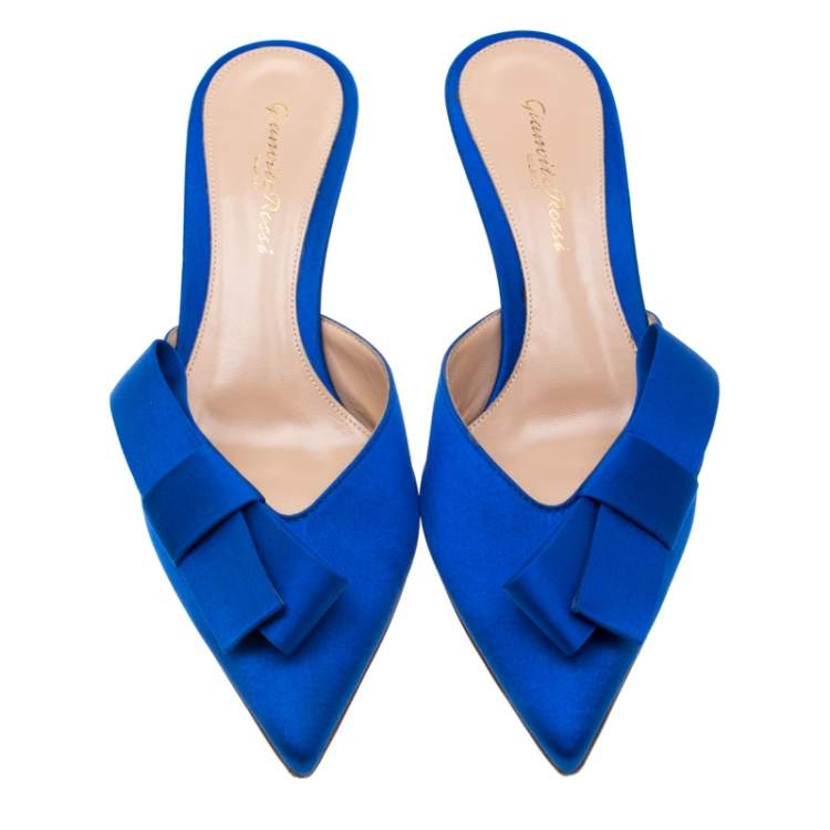 Pre Owned Gianvito Rossi Blue Satin Kyoto Bow Pointed Toe Slip On Mules Size 37.5