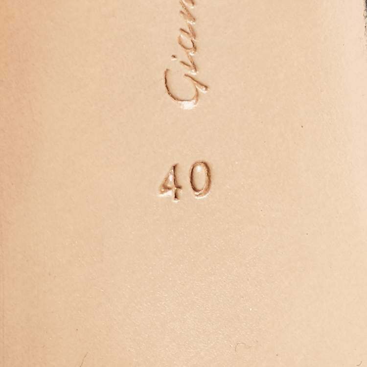 Pre Owned Gianvito Rossi Black Leather Studded Ankle Booties Size 40