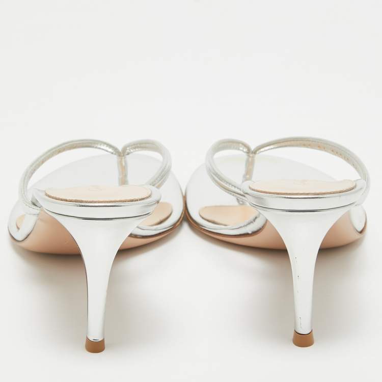 Pre Owned Gianvito Rossi Silver Patent Leather Calypso Thong Sandals Size 38.5