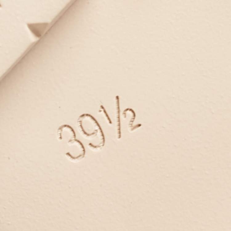 Pre Owned Gianvito Rossi Beige Boucle Fabric Torrance Ankle Boots Size 39.5