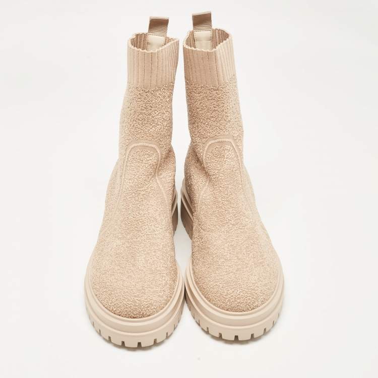 Pre Owned Gianvito Rossi Beige Boucle Fabric Torrance Ankle Boots Size 39.5