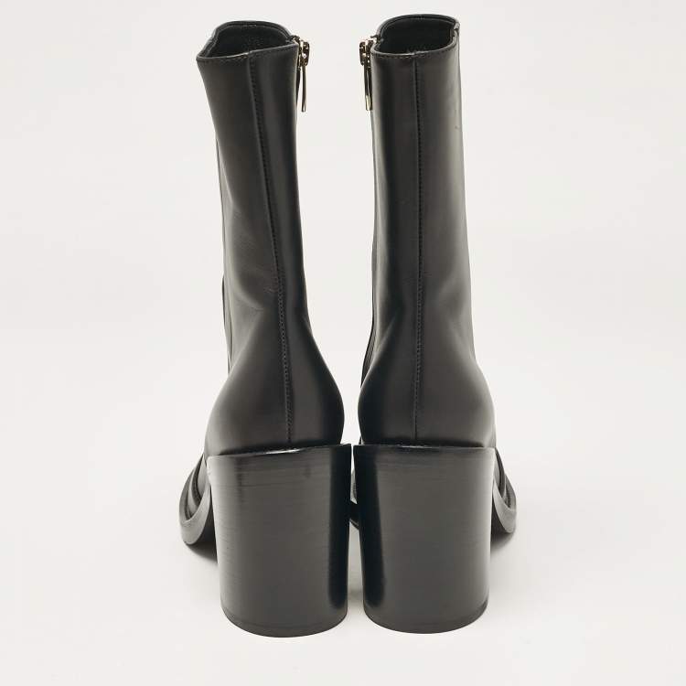 Pre Owned Gianvito Rossi Black Leather Ankle Length Boots Size 37.5