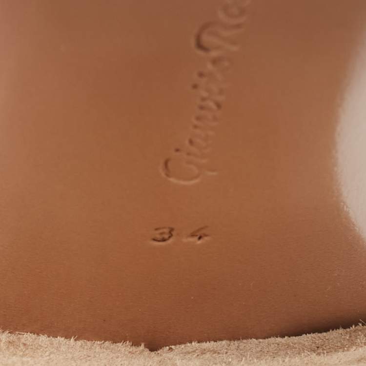 Pre Owned Gianvito Rossi Beige Suede Versilia Sandals Size 34