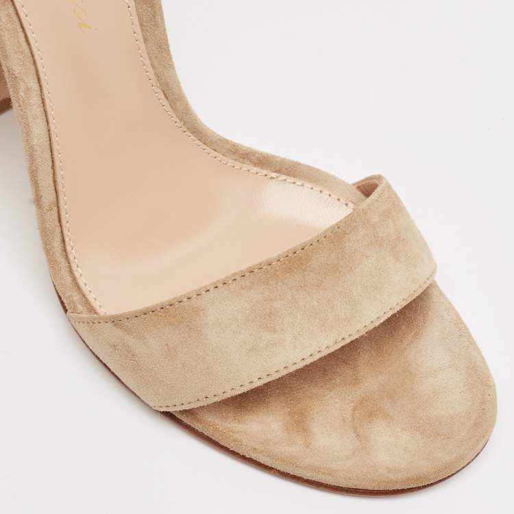 Pre Owned Gianvito Rossi Beige Suede Versilia Sandals Size 34