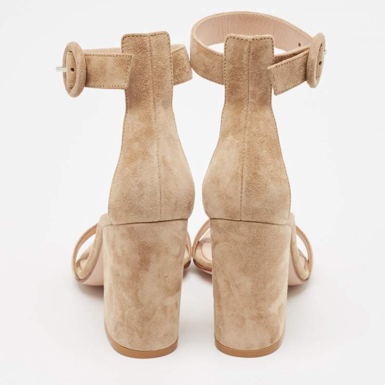 Pre Owned Gianvito Rossi Beige Suede Versilia Sandals Size 34