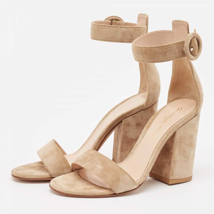Pre Owned Gianvito Rossi Beige Suede Versilia Sandals Size 34