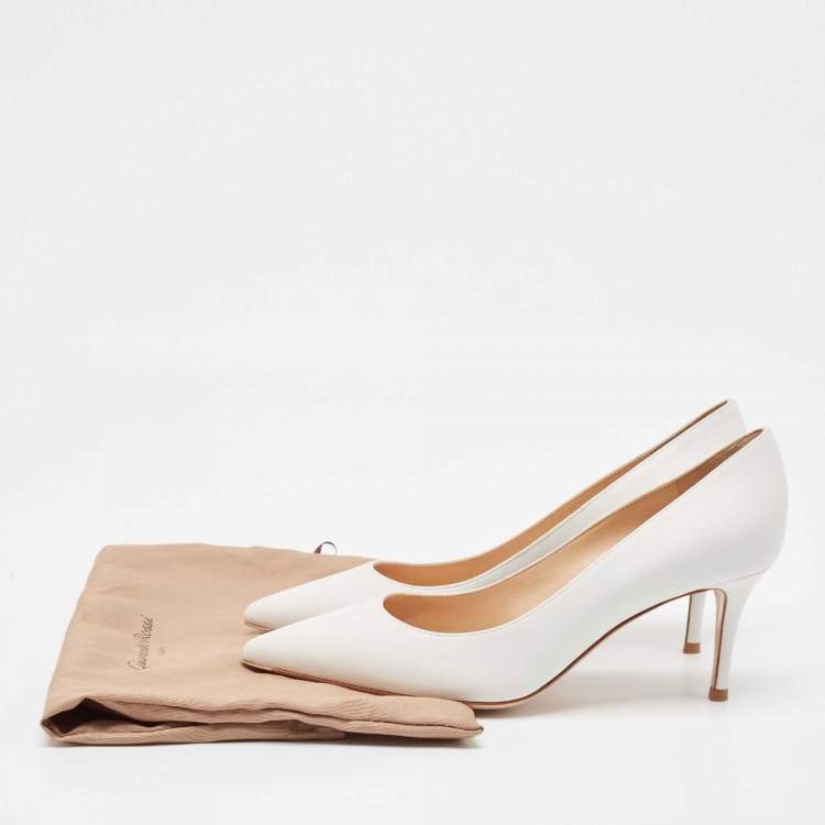 Pre Owned Gianvito Rossi White Leather Plexi Pointed Toe Pumps Size 38.5
