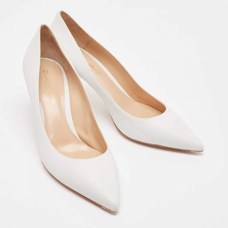 Pre Owned Gianvito Rossi White Leather Plexi Pointed Toe Pumps Size 38.5