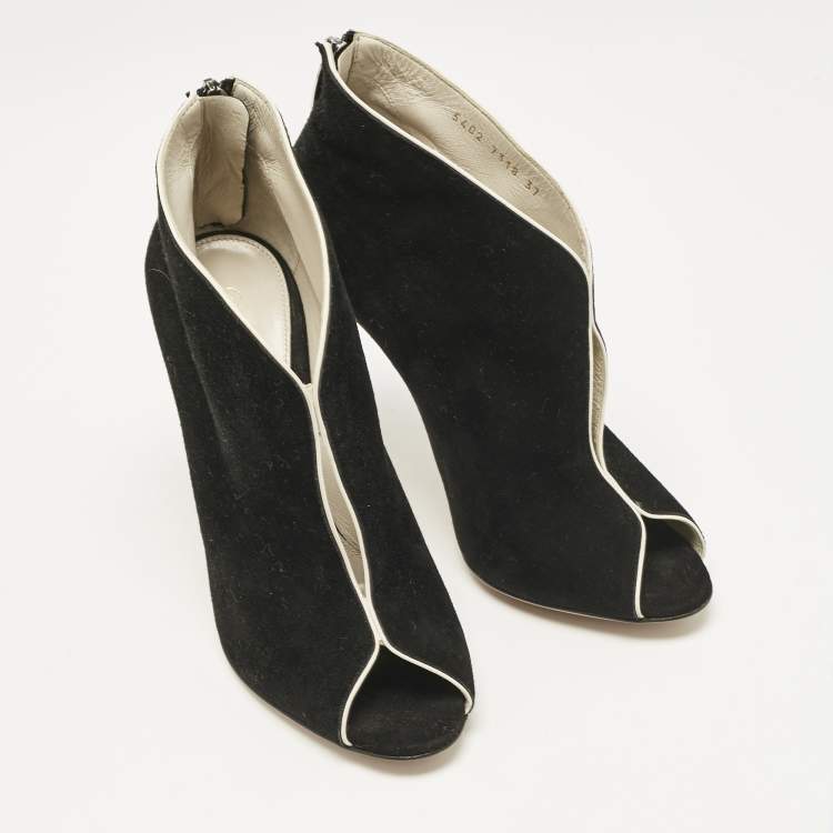 Pre Owned Gianvito Rossi Black Suede Vamp Booties Size 37