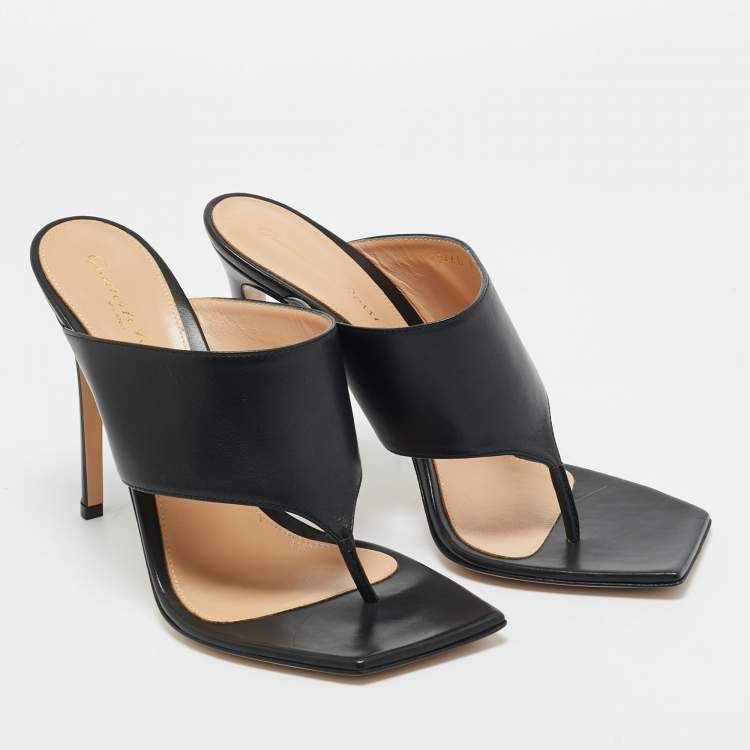 Pre Owned Gianvito Rossi Black Leather Thong Slide Sandals Size 39.5