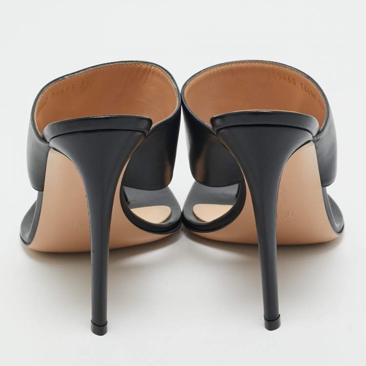 Pre Owned Gianvito Rossi Black Leather Thong Slide Sandals Size 39.5