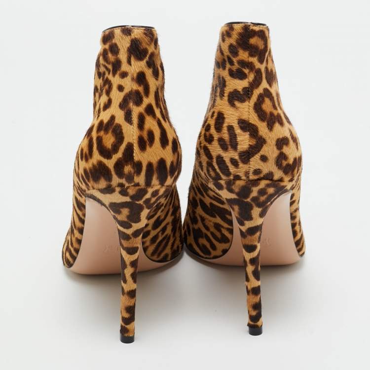 Pre Owned Gianvito Rossi Brown Calf Hair Vamp Booties Size 41