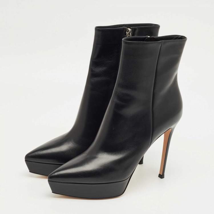 مملوكة مسبقًا Gianvito Rossi Black Leather Dasha Platform Booties Size 40