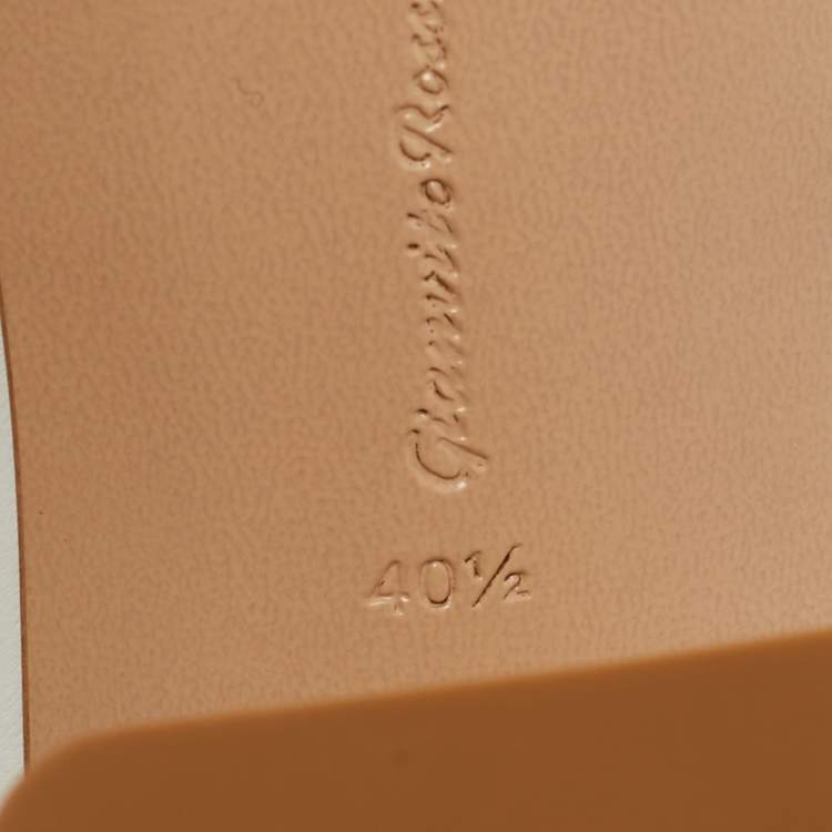 Pre Owned Gianvito Rossi White Leather Minas Sandals Size 40.5