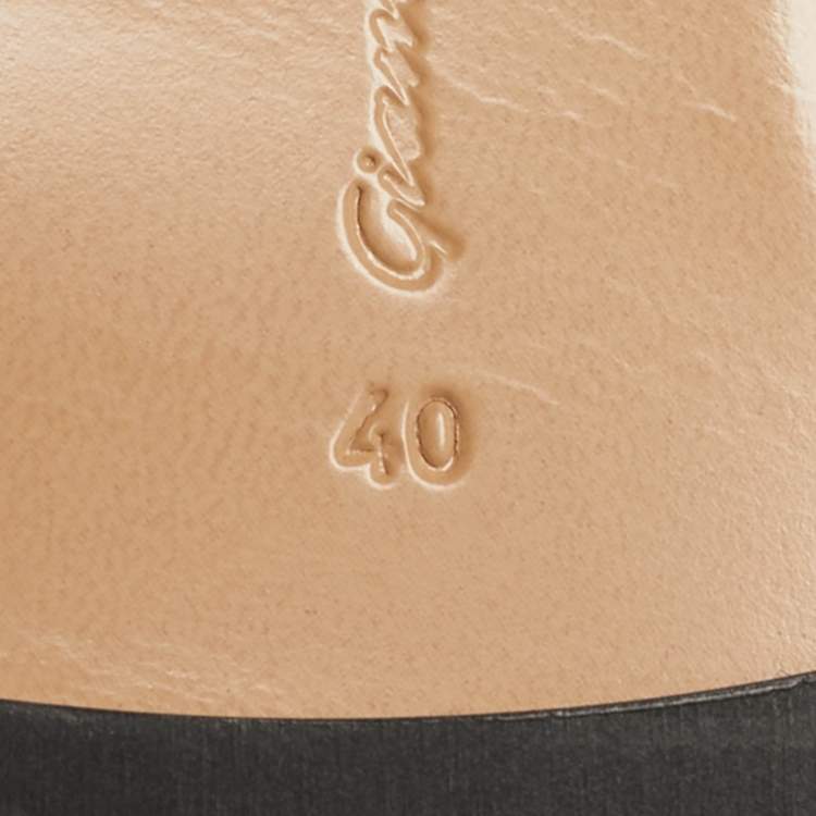 Pre Owned Gianvito Rossi Black Leather Ascent Slingback Flats Size 40