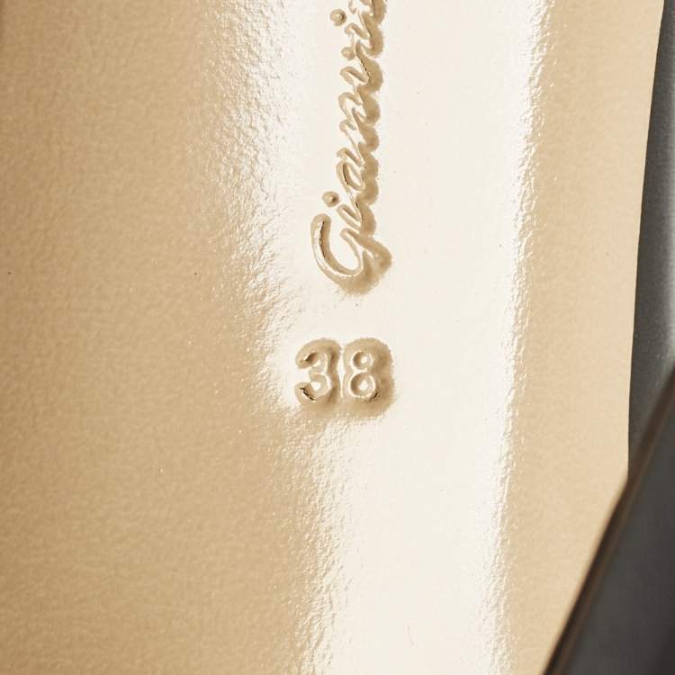 Pre Owned Gianvito Rossi Size 38 Black Leather Pointed Toe D'orsay Pumps