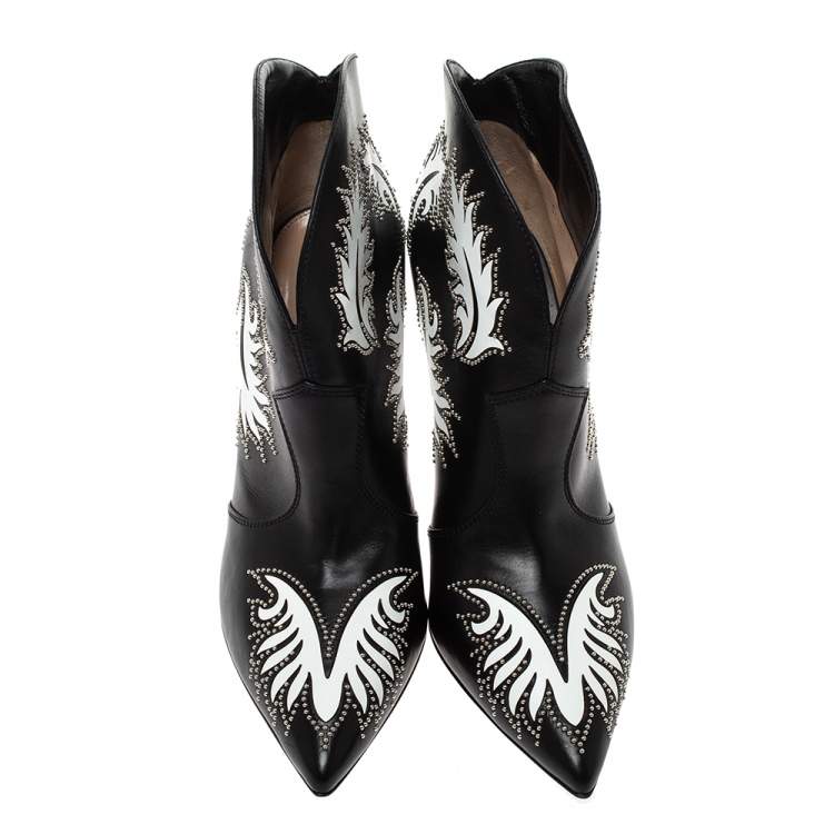 Pre Owned Gianvito Rossi Black Leather Studded Ankle Boots Size 40.5