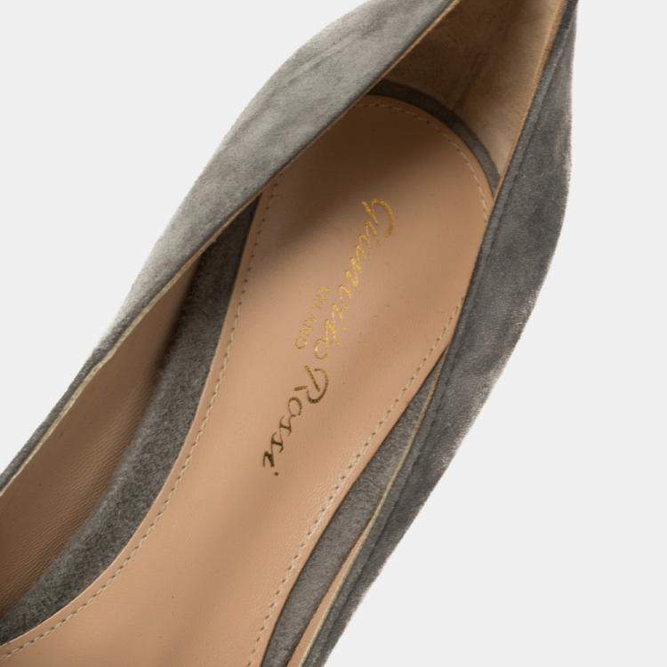 Pre Owned Gianvito Rossi Grey Suede Pointed Toe Pumps Size 39