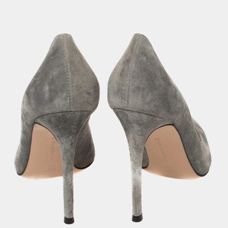 Pre Owned Gianvito Rossi Grey Suede Pointed Toe Pumps Size 39