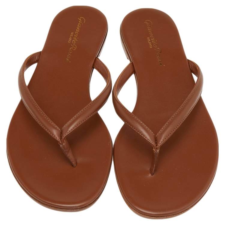 Pre Owned Gianvito Rossi Brown Leather Flats Size 36