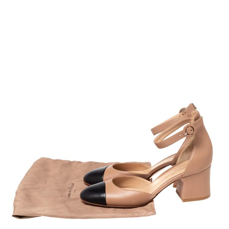 Pre Owned Gianvito Rossi Black/Beige Leather Pointed Toe Ankle Cuff Pumps Size 39