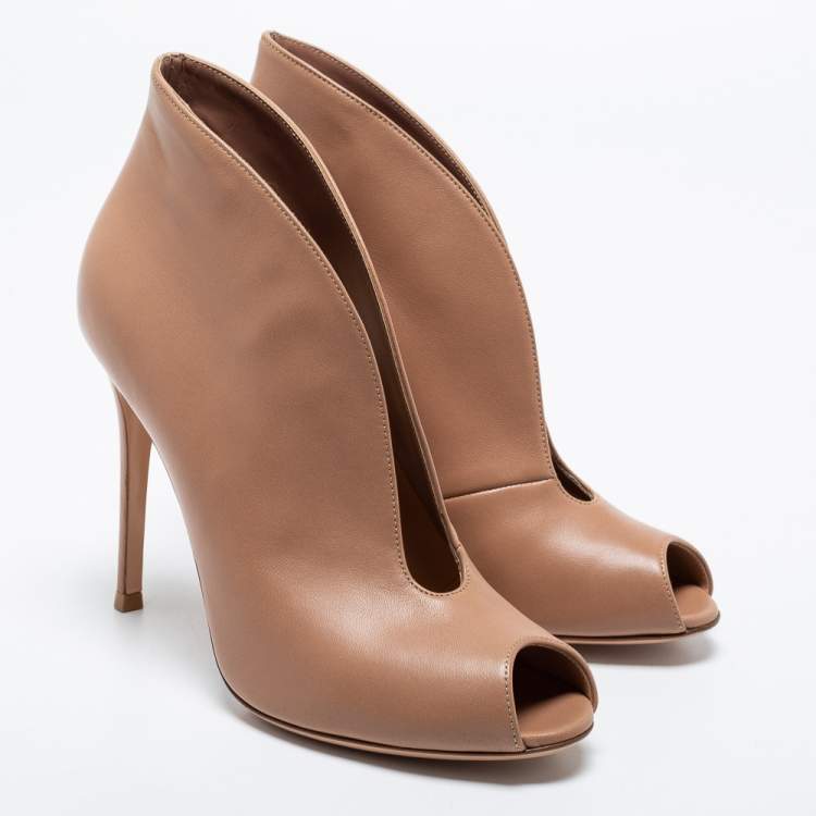 Pre Owned Gianvito Rossi Beige Leather Vamp Peep Toe Booties Size 38