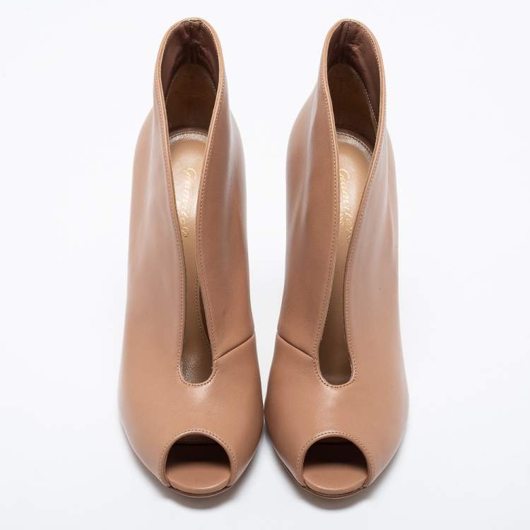 Pre Owned Gianvito Rossi Beige Leather Vamp Peep Toe Booties Size 38