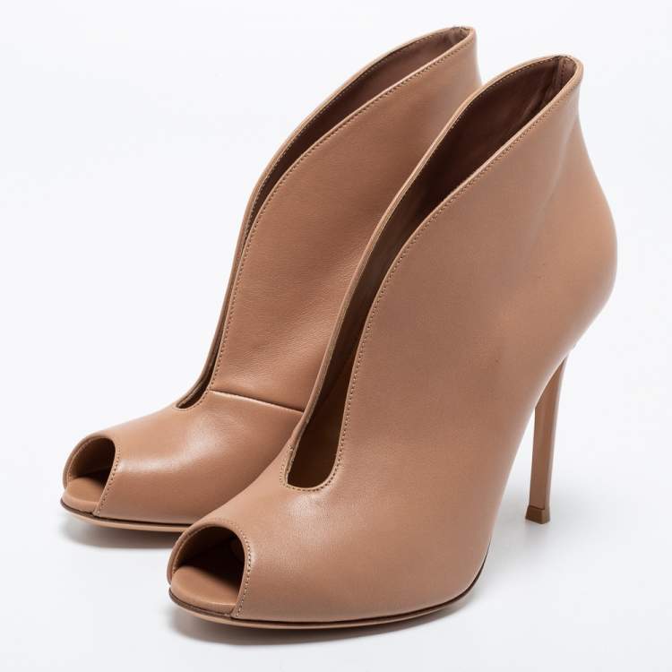 Gianvito rossi outlet peep toe bootie