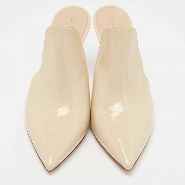 Pre Owned Gianvito Rossi Beige Patent Leather Aramis Pointed Toe Mules Size 40