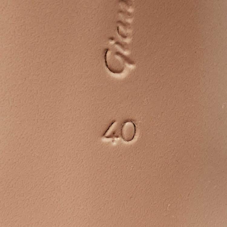 Pre Owned Gianvito Rossi Beige Patent Leather Aramis Pointed Toe Mules Size 40