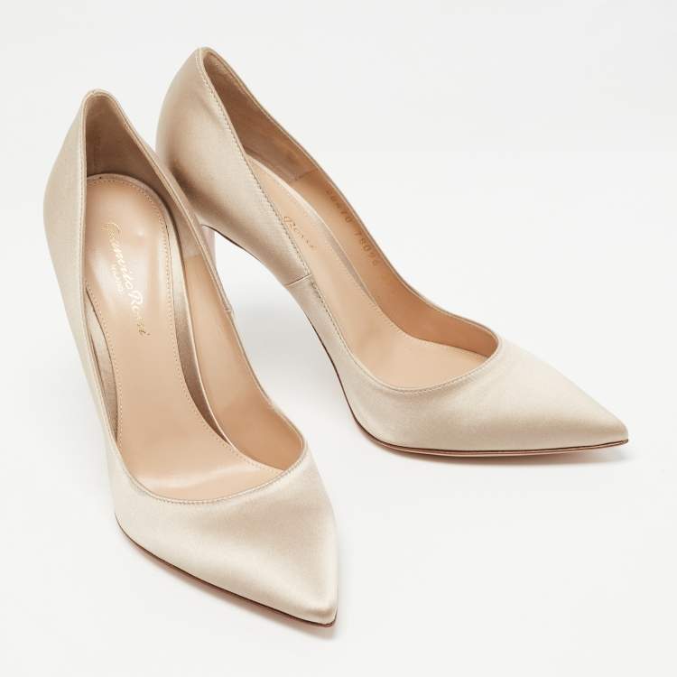 Pre Owned Gianvito Rossi Beige Satin Gianvito 105 Pumps Size 39.5