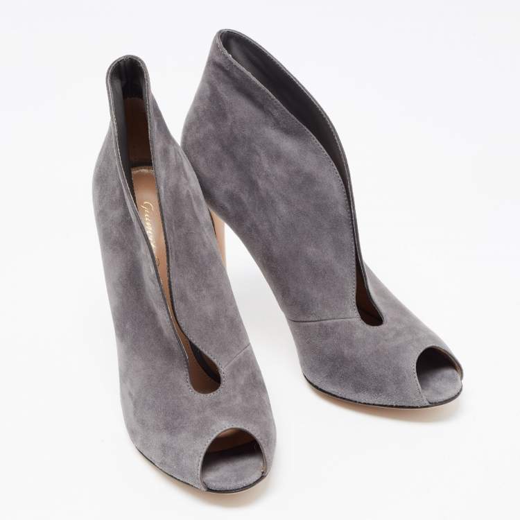 Pre Owned Gianvito Rossi Grey Suede Vamp Boots Size 38.5