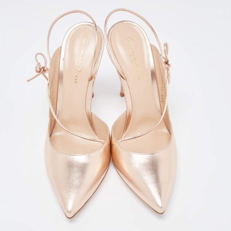 مملوكة مسبقًا Gianvito Rossi Gold Leather Irene Pumps Size 39.5