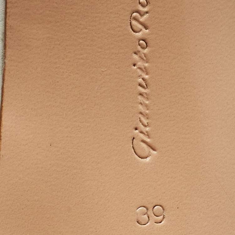 Pre Owned Gianvito Rossi White Leather and PVC Ankle Strap Sandals Size 39