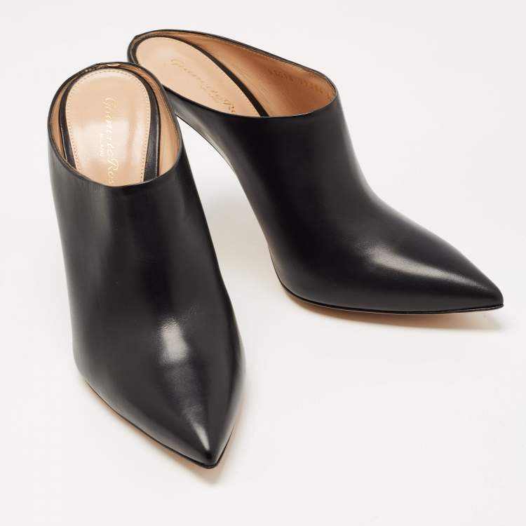 Pre Owned Gianvito Rossi Black Leather Pointed Toe Mules Size 38