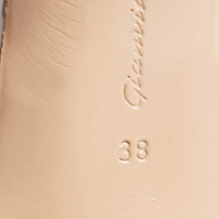 Pre Owned Gianvito Rossi White PVC and Leather Bree D'orsay Pumps Size 38