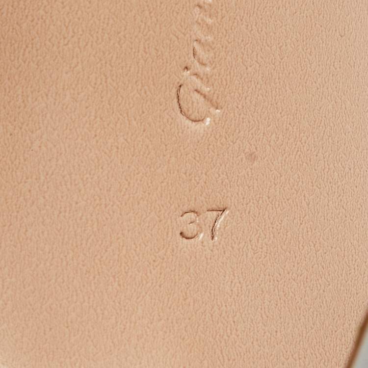 مملوكة مسبقًا Gianvito Rossi Silver Leather and PVC Ribbon Candy Sandals Size 37