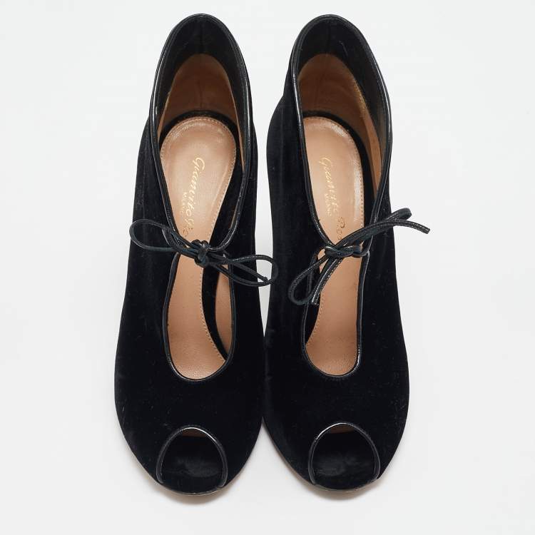 Pre Owned Gianvito Rossi Black Velvet Open Toe Booties Size 38.5