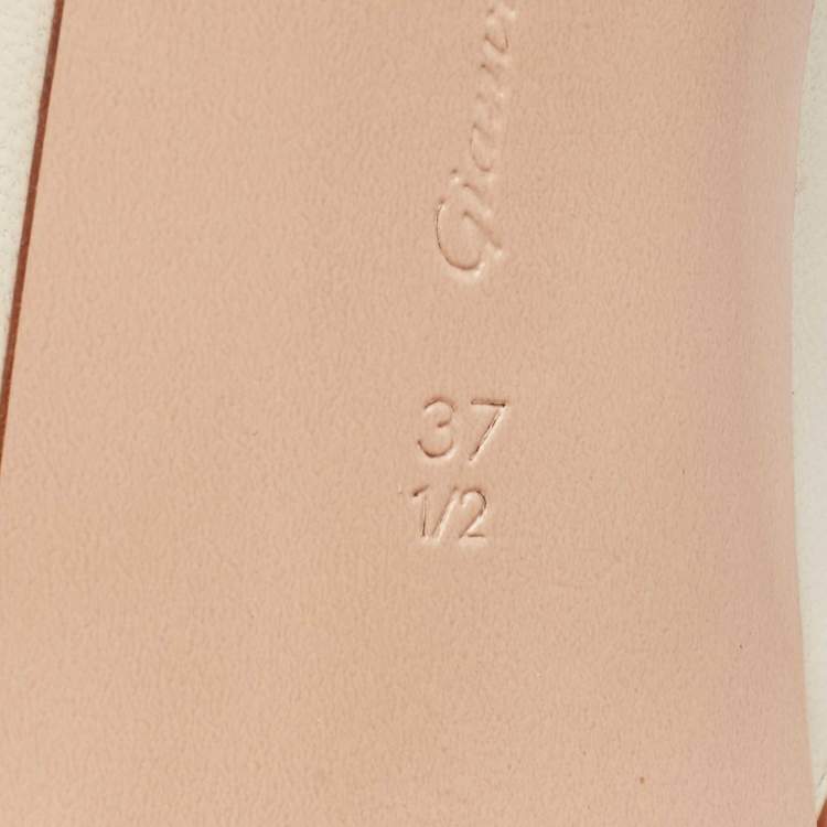 Pre Owned Gianvito Rossi Cream Leather Slides Size 37.5