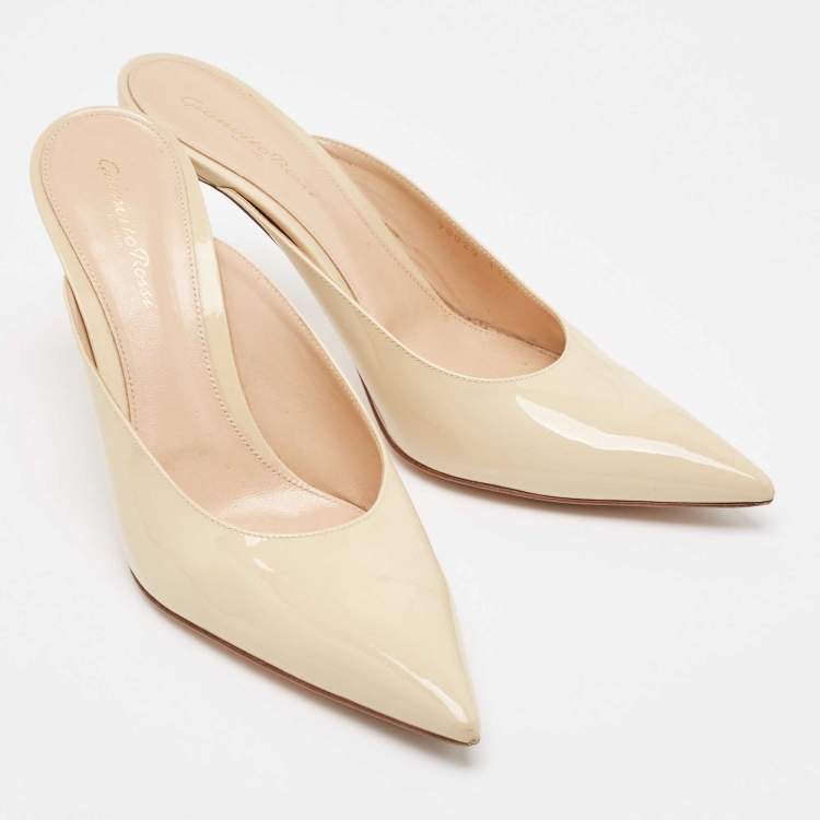 Pre Owned Gianvito Rossi Cream Patent Leather Paige Mules Size 40