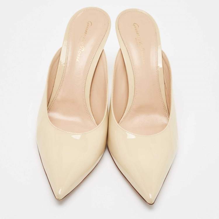 Pre Owned Gianvito Rossi Cream Patent Leather Paige Mules Size 40