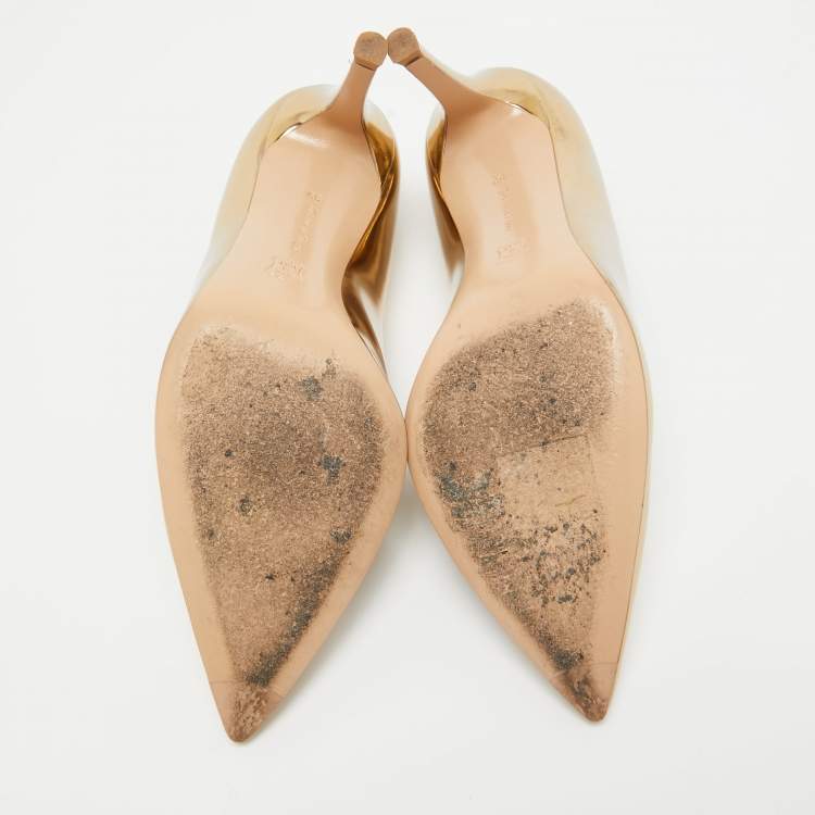 Pre Owned Gianvito Rossi Gold Leather Gianvito Pumps Size 35
