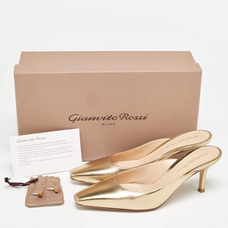 Pre Owned Gianvito Rossi Gold Leather Lindsay Mules Size 35.5