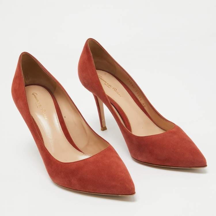 Pre Owned Gianvito Rossi Brown Suede Gianvito Pumps Size 40