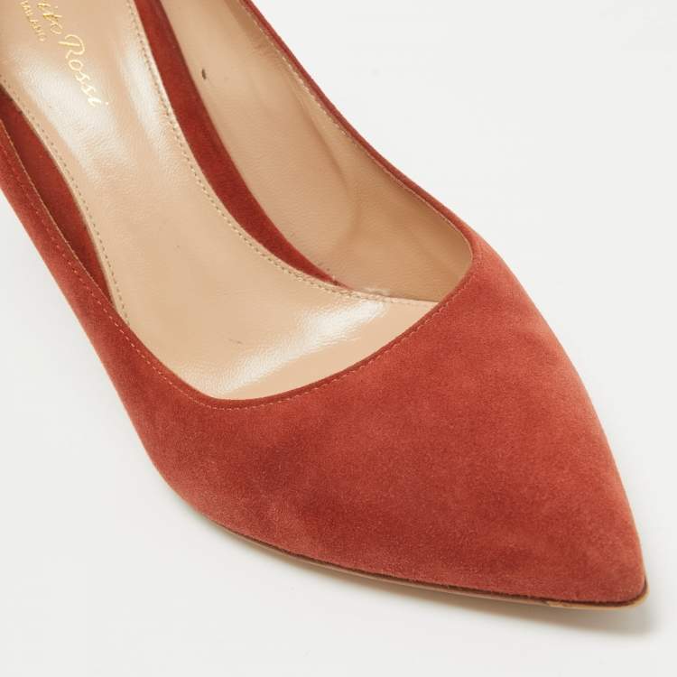 Pre Owned Gianvito Rossi Brown Suede Gianvito Pumps Size 40
