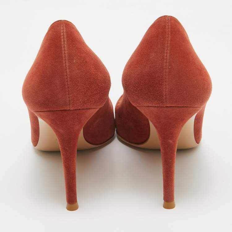 Pre Owned Gianvito Rossi Brown Suede Gianvito Pumps Size 40