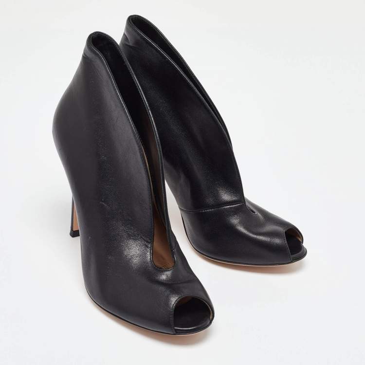 Pre Owned Gianvito Rossi Black Leather Vamp Peep Toe Booties Size 37.5