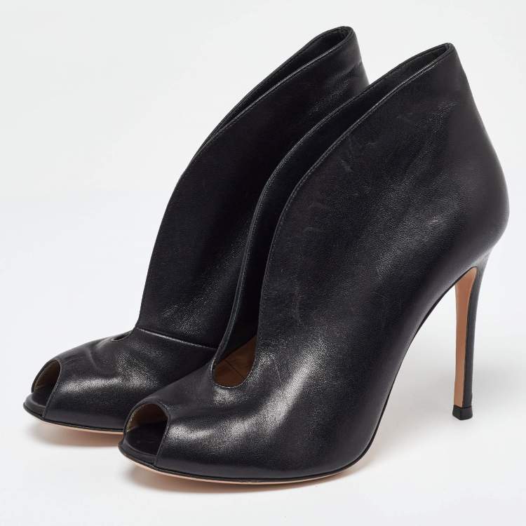 Pre Owned Gianvito Rossi Black Leather Vamp Peep Toe Booties Size 37.5