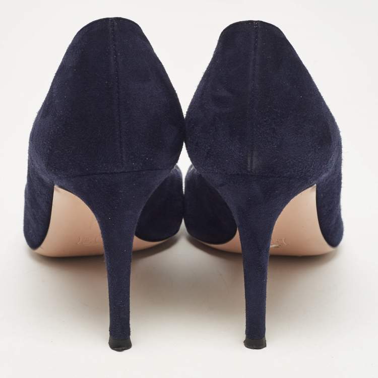 Pre Owned Gianvito Rossi Navy Blue Suede Gianvito Pumps Size 38.5