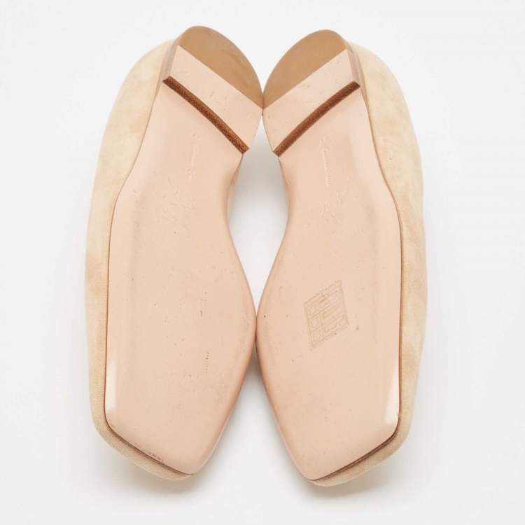 Pre Owned Gianvito Rossi Beige Suede Ballet Flats Size 37